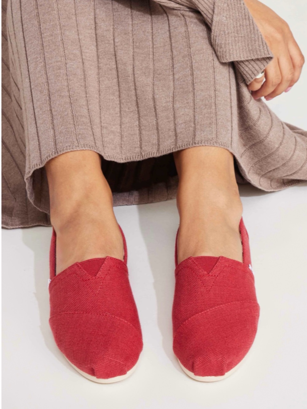 TOMS Red Canvas Alpargata Slip On Flats Sz 10 Casual Loafers Shoes Classic EUC